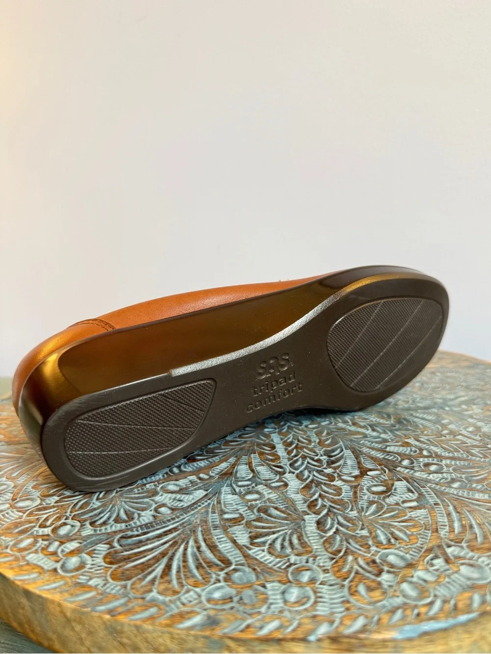 Like New! SAS Weave Slip On Brown Leather Loafer Size 8.5